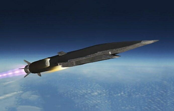 روسيا تختبر إطلاق صاروخ “تسيركون” من قاع البحر  (فيديو)