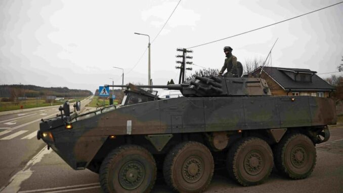 أوكرانيا تطلب 100 مدرعة “روسوماك”.. تعرف الى مواصفاتها