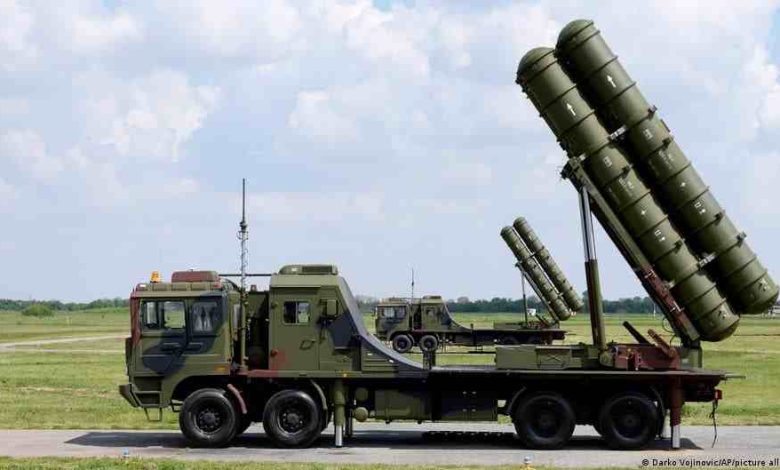 صربيا تعرض نظام صواريخ دفاع جوي صيني متطور (صور)
