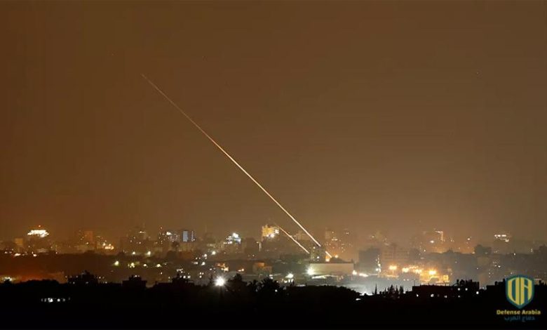 ما الأسلحة التي تملكها حماس وكم عدد صواريخها؟