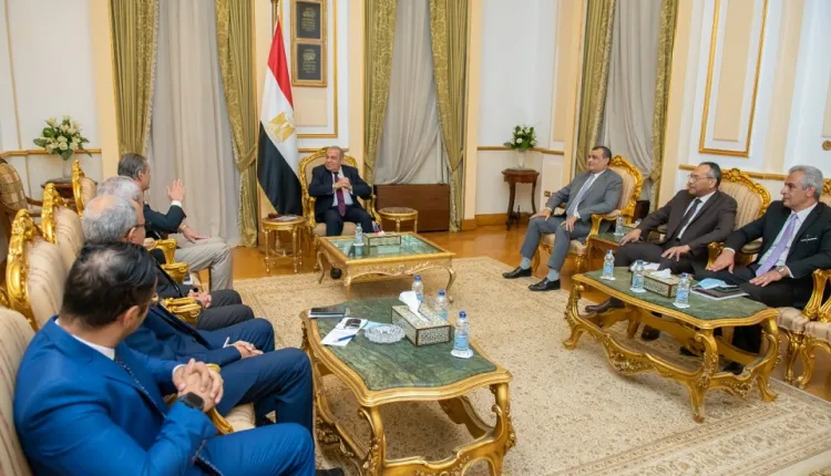 لقاء وزير الإنتاج الحربي مع السفير