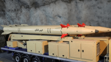إيران تكشف عن صاروخ باليستي طويل المدى