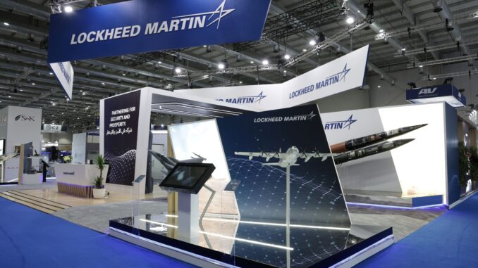 “لوكهيد مارتن” تستعرض قدراتها الدفاعية المتقدمة وشراكاتها الصناعية في معرض الدفاع العالمي 2026