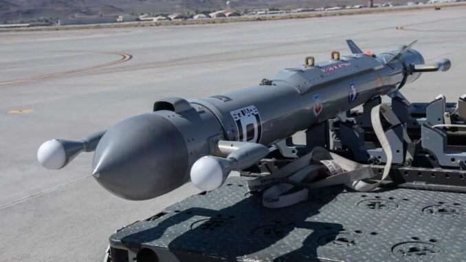 “القطة الغاضبة” في سماء الشرق الأوسط: السلاح السري الأمريكي لاختراق رادارات إيران