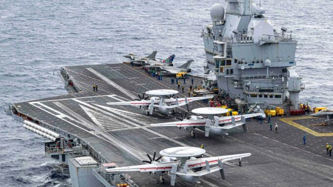 استنفار في شرق المتوسط: “شارل ديغول” تنفذ إطلاقاً متتابعاً غير مسبوق لطائرات الإنذار المبكر وسط تصعيد إقليمي