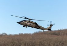 “سيكورسكي” تسلم الجيش الأمريكي أول مروحية “بلاك هوك” ذاتية القيادة بنظام “ماتريكس”